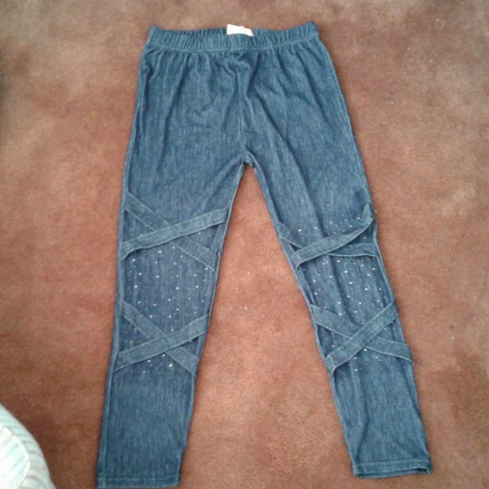 NWT.  Pull on jeans with sparkles on the knees